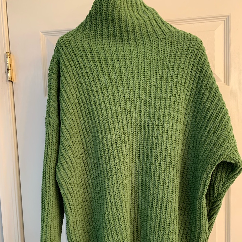 Women’s American Eagle turtleneck sweater